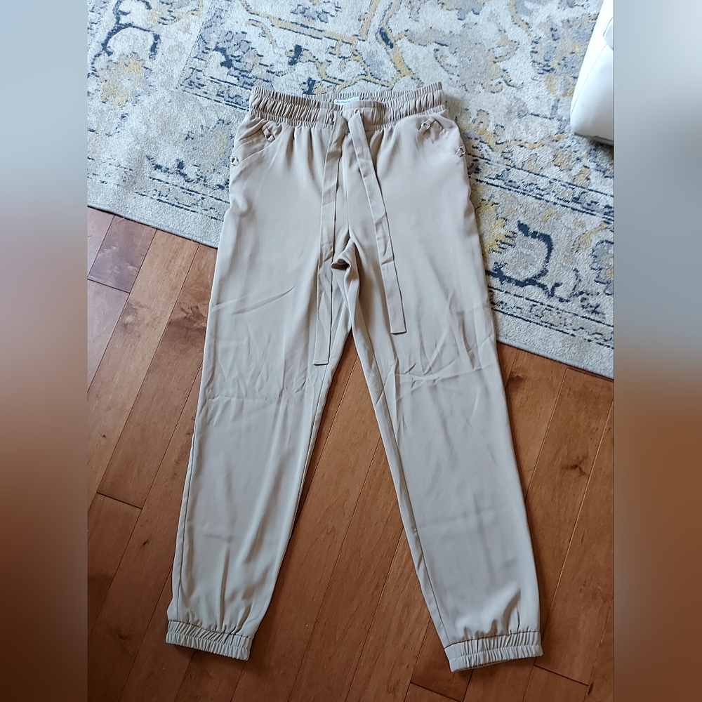 Woman Beige Jogger Pants.